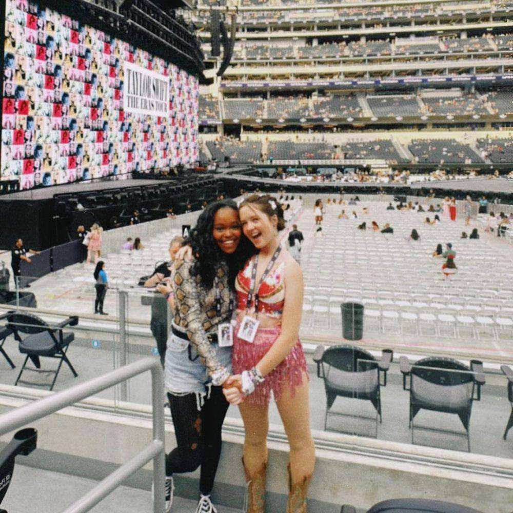 Lidya dan Olivia pemeran film The Exorcist: Believer (instagram.com/oliviamarcumm)