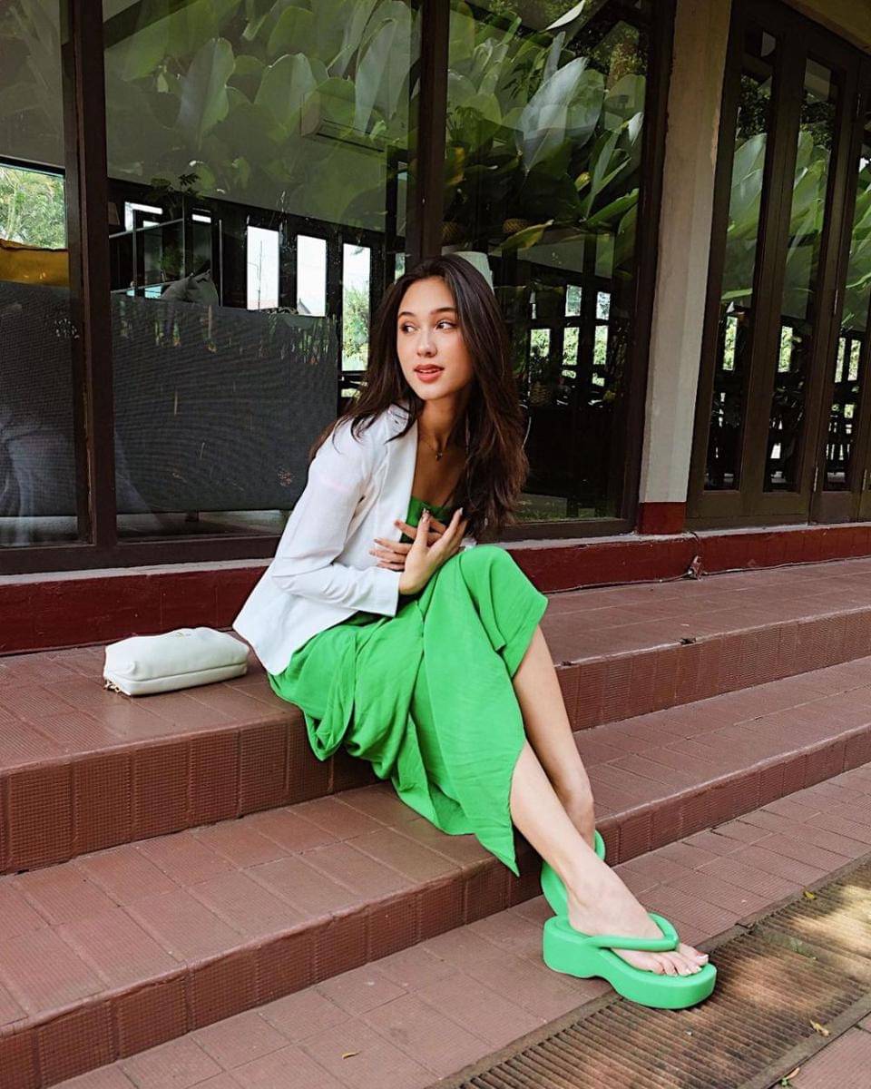 OOTD warna cerah ala Yasmin Napper (instagram.com/yasminnapper)