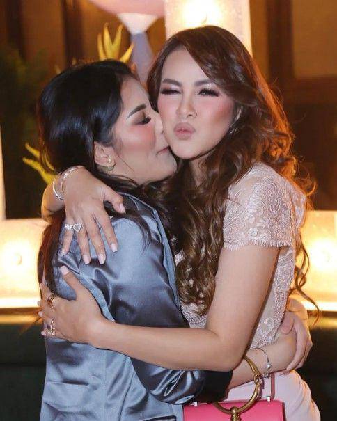 potret persahabatan Olla-Nindy (instagram.com/ollaramlan)
