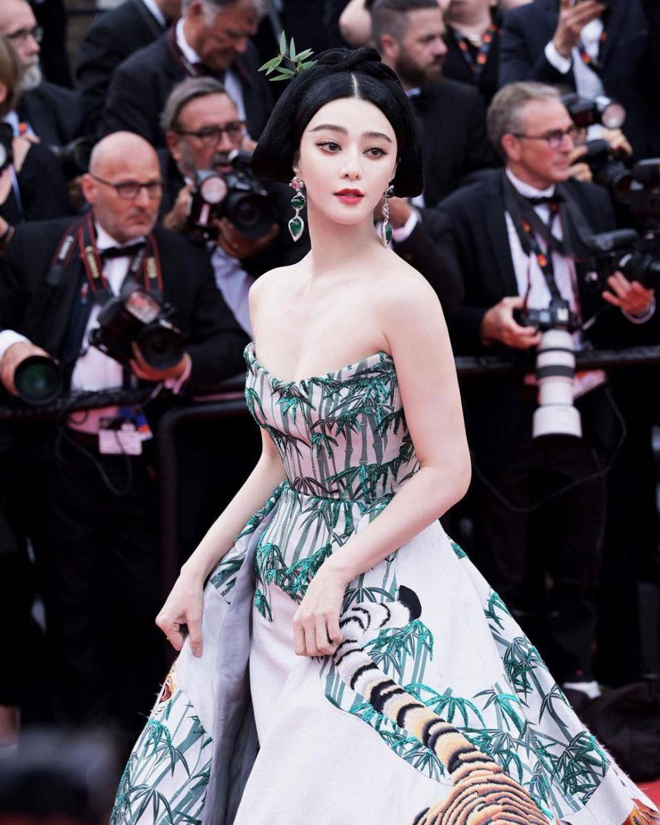 Fan Bingbing di red carpet Festival Film Cannes 2023 (instagram.com/bingbing_fan)