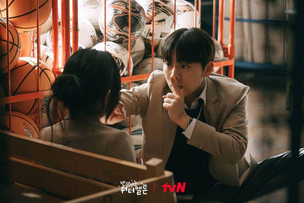 Still cut drama Twinkling Watermelon (instagram.com/tvn_drama)