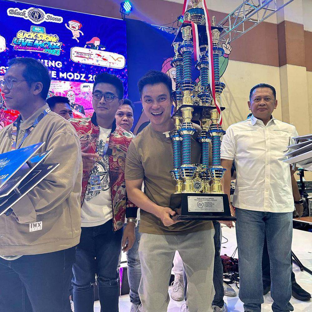 potret Baim Wong dapat juara modifikasi mobil (instagram.com/baimwong)