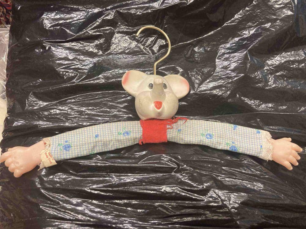 potret modifikasi gantungan baju bikin takjub (reddit.com/user/Grownuppieceofjizz)