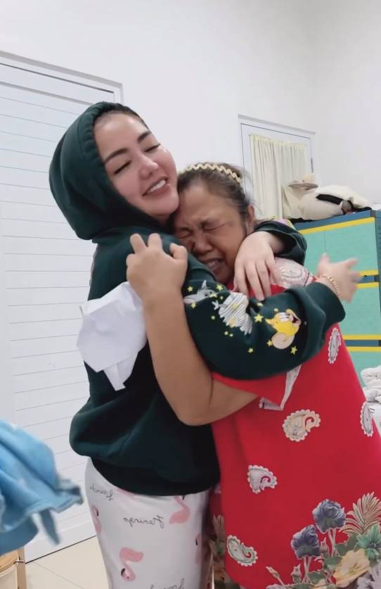 Bella Shofie hadiahkan ART umrah (Instagram.com/bellashofie_rigan)