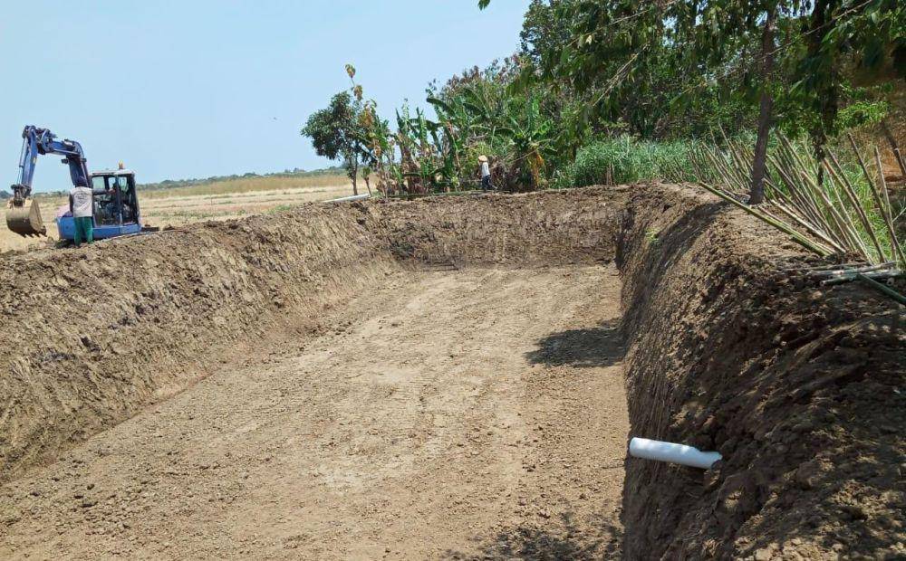 Kementerian Pertanian (Kementan) melalui Direktorat Jenderal Prasarana dan Sarana Pertanian (PSP) membangun embung geomembran di tiga kecamatan di Kabupaten Tegal, yakni di Kecamatan Suradadi, Dukuhturi, dan Kecamatan Bumijawa. (dok. Kementan)