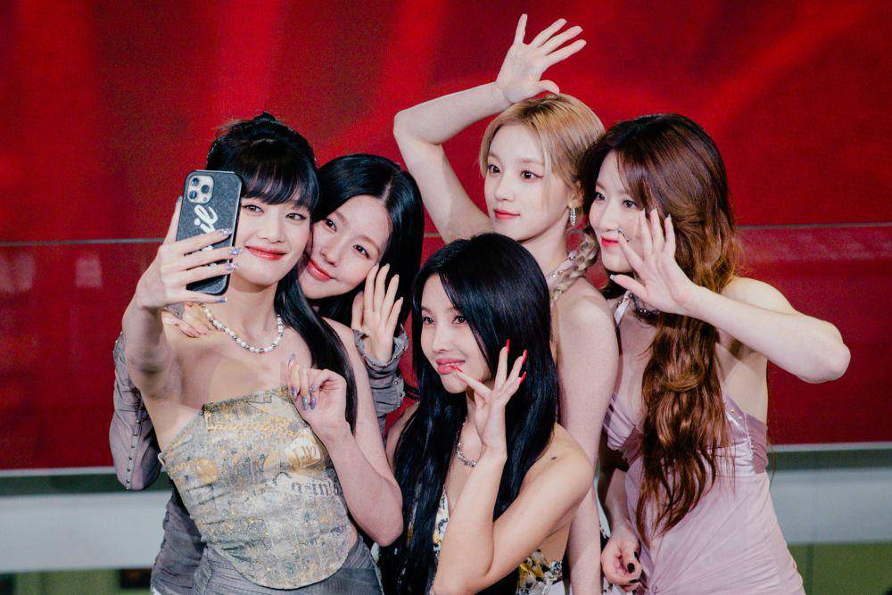 (G)I-DLE (twitter.com/G_I_DLE)
