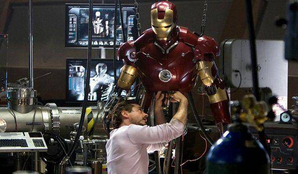 Tony merakit armor Iron Man (dok. Marvel Studios/iron Man)