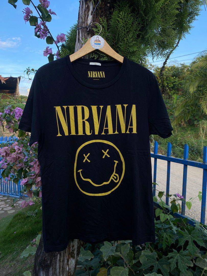 ilustrasi kaus band (id.carousell.com)
