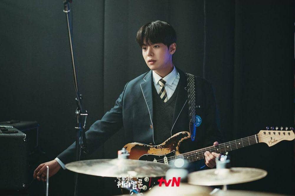 Ryeo Un di drama Twinkling Watermelon (instagram.com/tvn_drama)