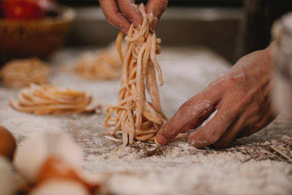pasta homemade (pexels.com/Klaus Nielsen)