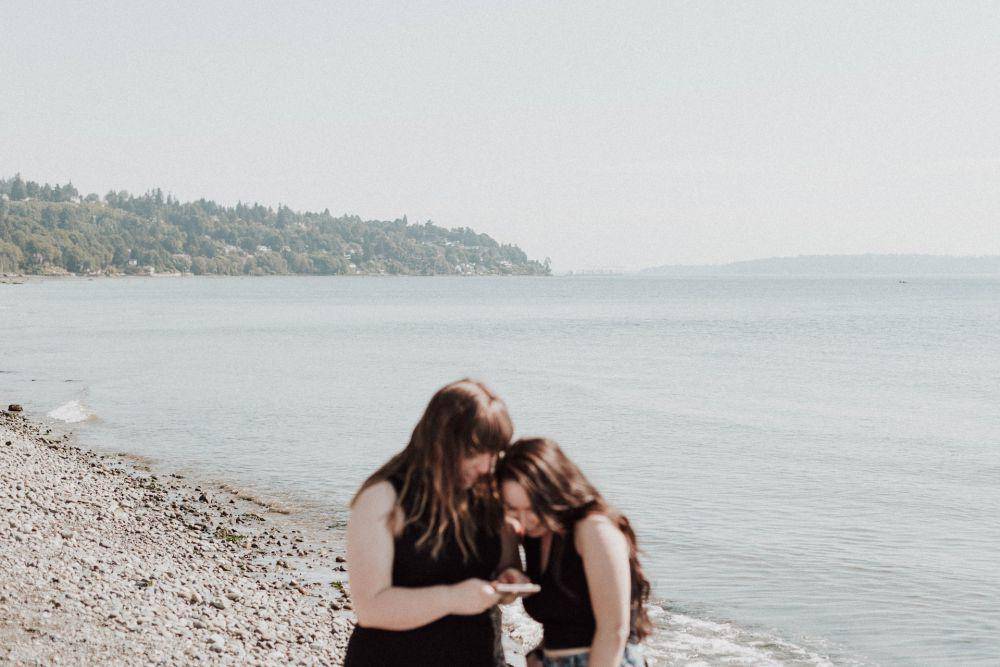 ilustrasi teman (unsplash.com/Priscilla Du Preez 🇨🇦)