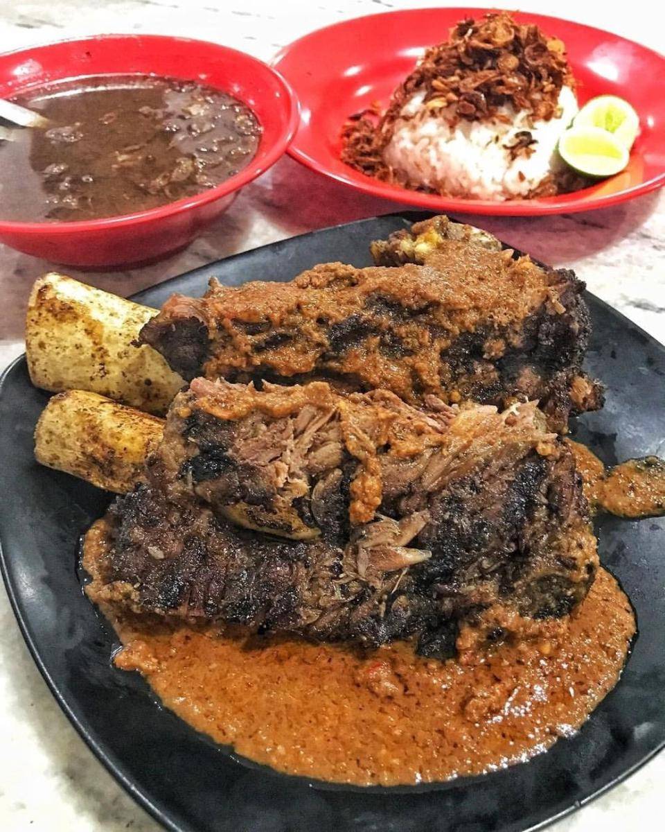 Konro Karebosi, Makassar (instagram.com/kulinerjakartaoke)