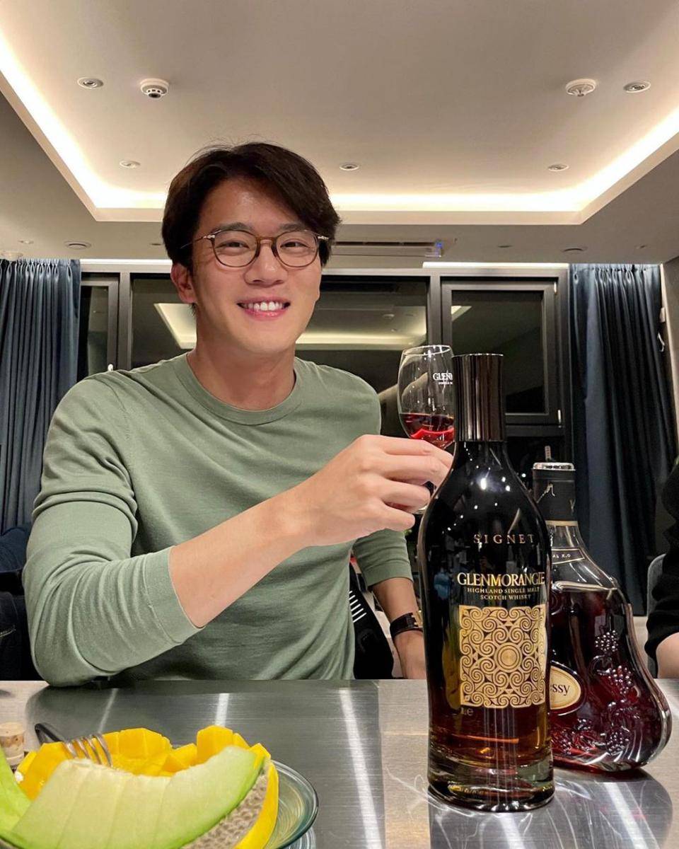Ha Seok Jin (instagram.com/haseokjin)