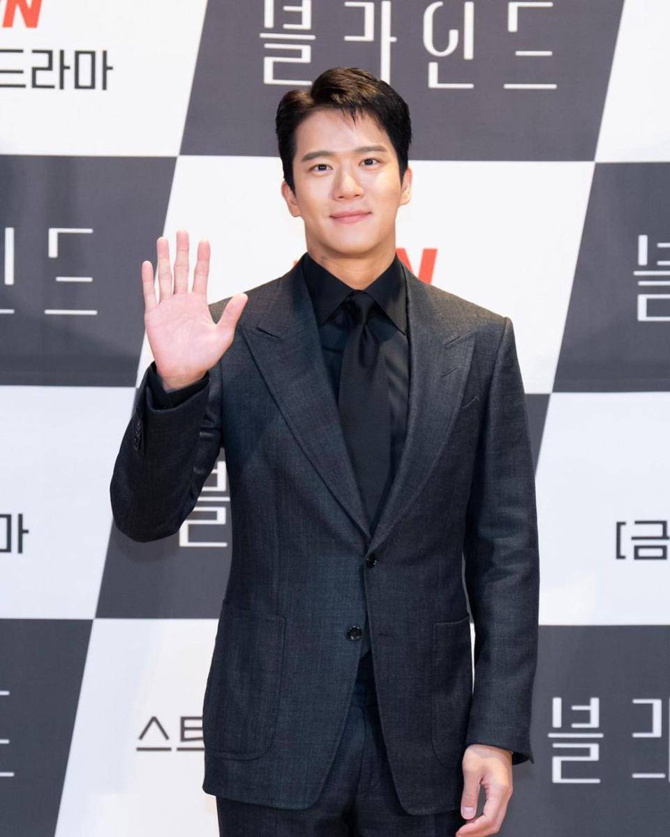 Ha Seok Jin (instagram.com/management_koo)