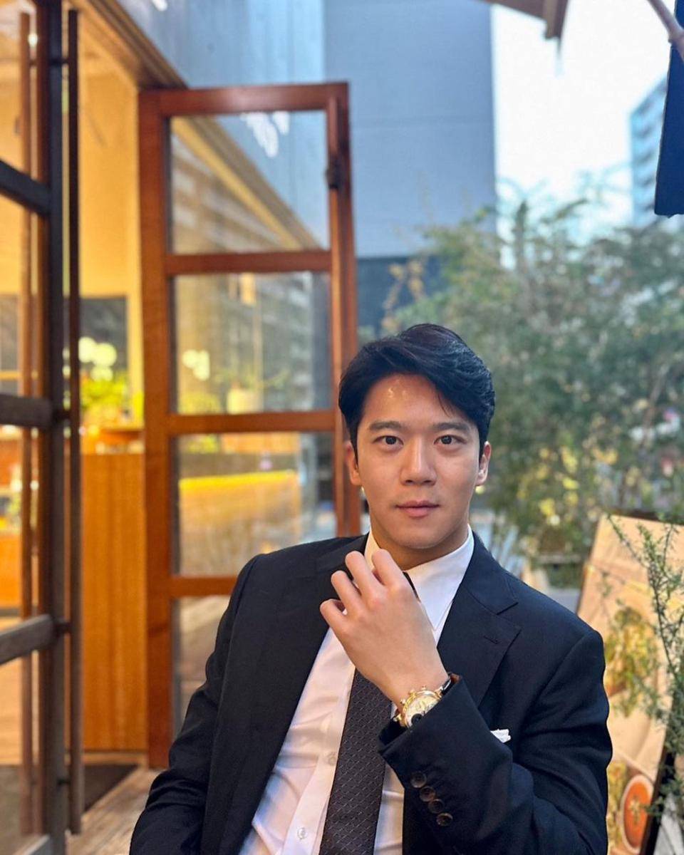 Ha Seok Jin (instagram.com/haseokjin)
