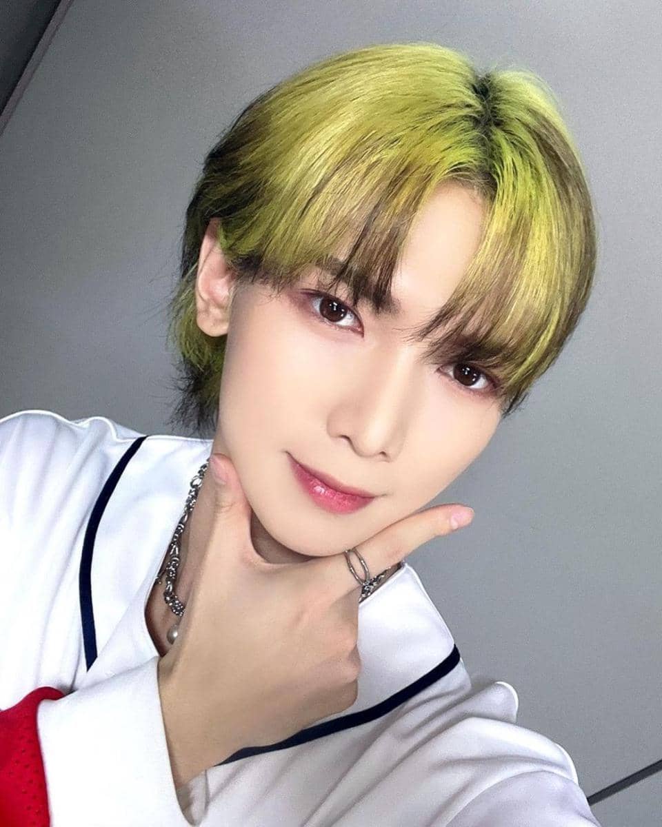 warna rambut ala Yeosang ATEEZ (instagram.com/ateez_official_)