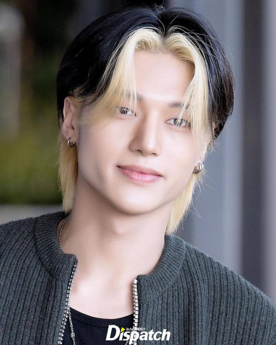 warna rambut ala Wooyoung ATEEZ (instagram.com/koreadispatch)