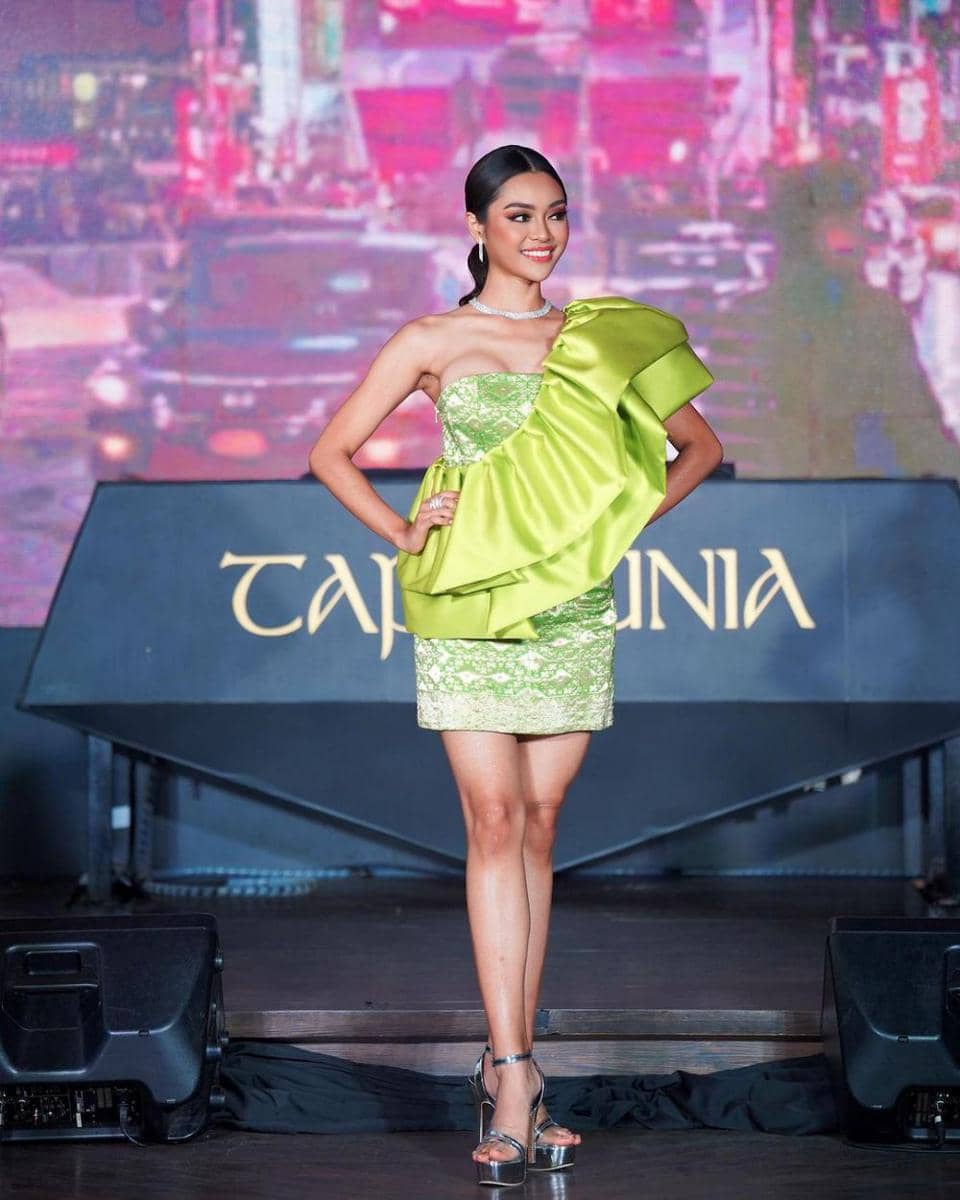 Potret Farhana Nariswari di Acara Konferensi Pers Keberangkatannya (Instagram.com/officialputeriindonesia)