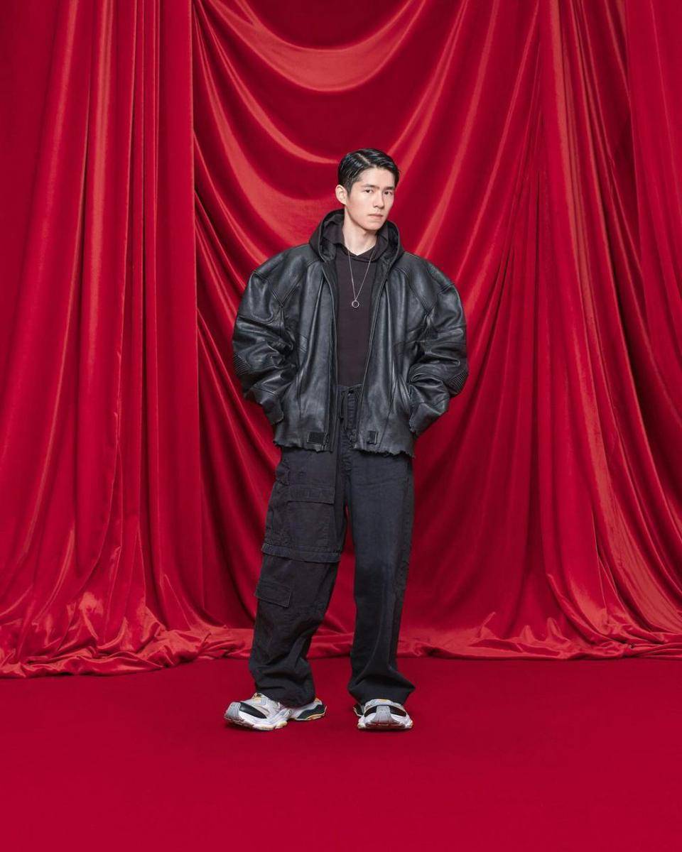 Koleksi kasual bergaya edgy dari Balenciaga di Paris Fashion Week 2023 (instagram.com/balenciaga)