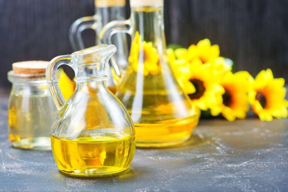 Canola oil (123rf.com)