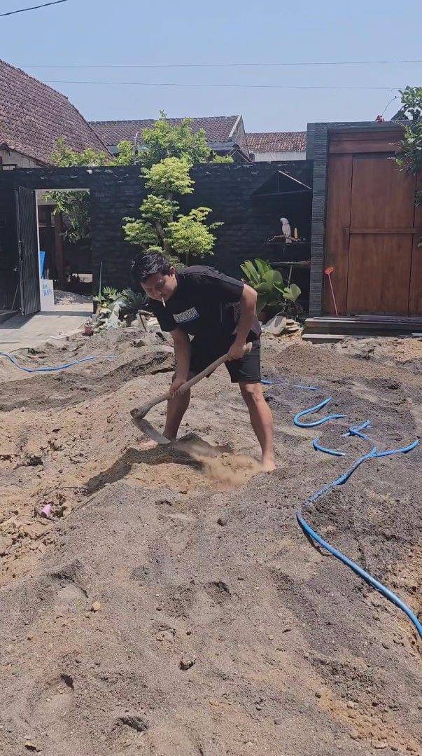 Denny Caknan ikutan nguli (instagram.com/denny_caknan)