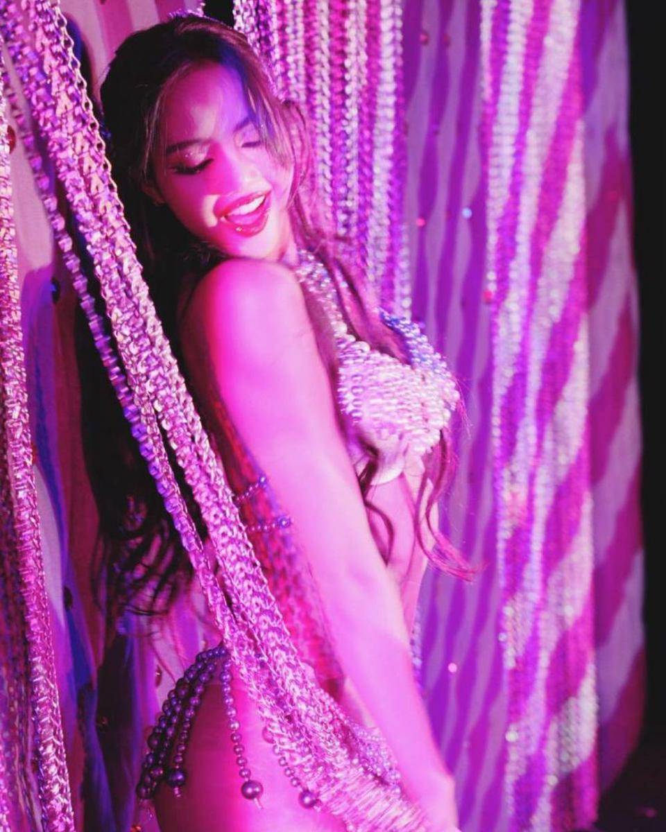 potret Lisa BLACKPINK di Crazy Horse Cabaret (instagram.com/lalalalisa_m)