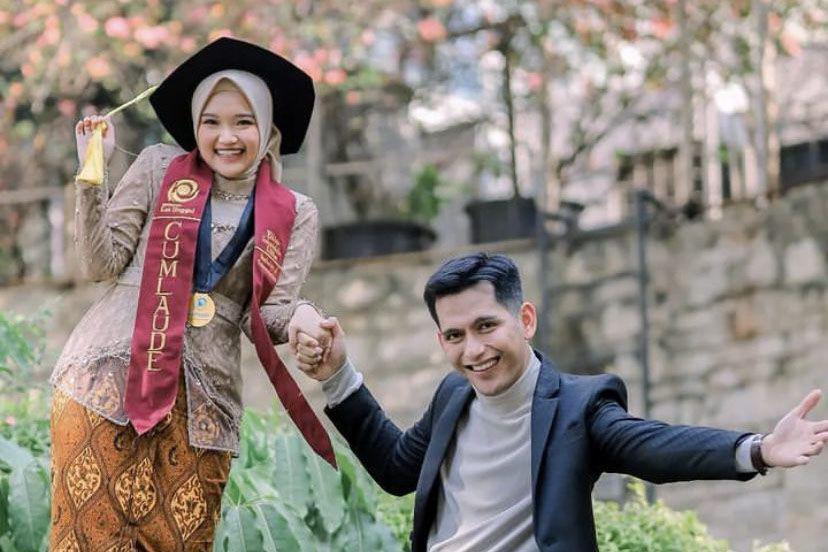 7 Potret Wisuda Nabila LIDA, Sandang Predikat Cumlaude!
