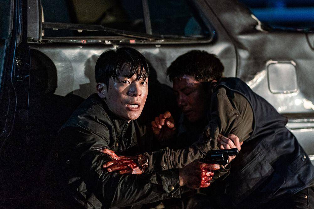 cuplikan Wi Ha Joon dan Ji Chang Wook di drakor The Worst of Evil (dok. Disney+ Korea/The Worst of Evil)