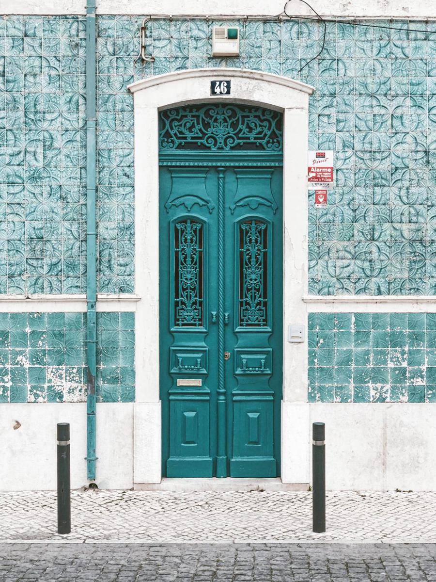 inspirasi pintu belakang (unsplash.com/joaoscferrao)