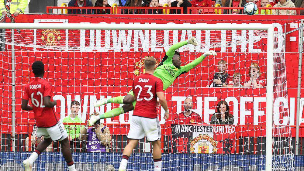 Andre Onana gagal melakukan penyelamatan kala menghadapi RC Lens. (manutd.com)
