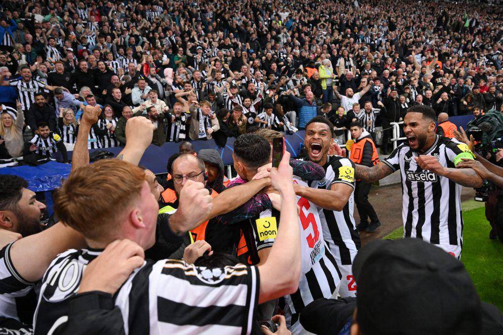 Selebrasi para pemain Newcastle United usai mengalahkan Paris Saint-Germain. (twitter.com/NUFC)