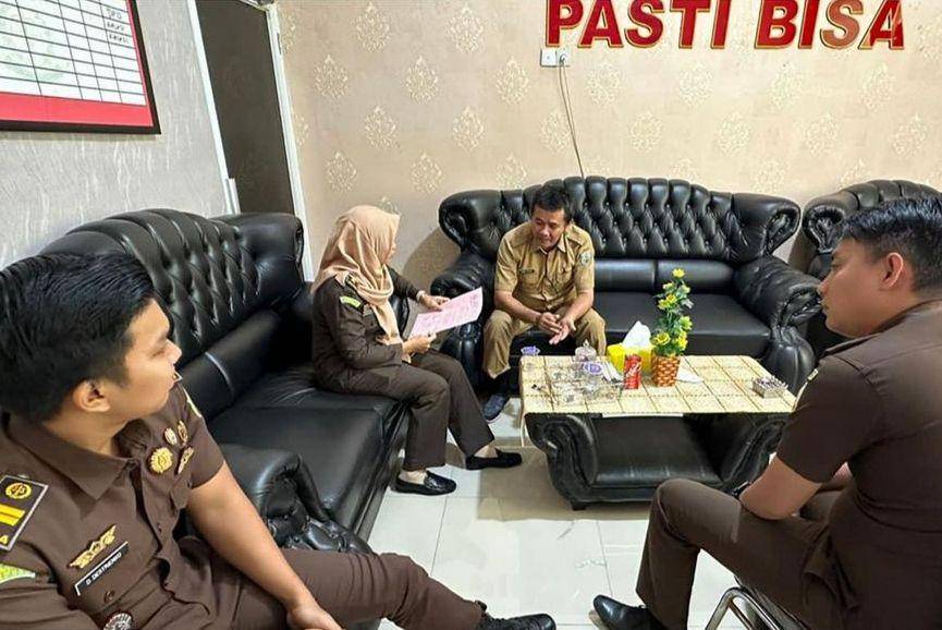 Penetapan tersangka korupsi pengelolaan dana Pemkab Korpri Rp2,264 miliar. (DOK. Kejari Way Kanan).