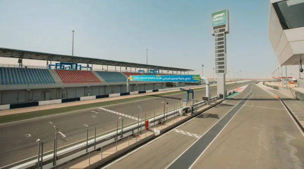 Sirkuit Losail pada siang hari (visitqatar.com)