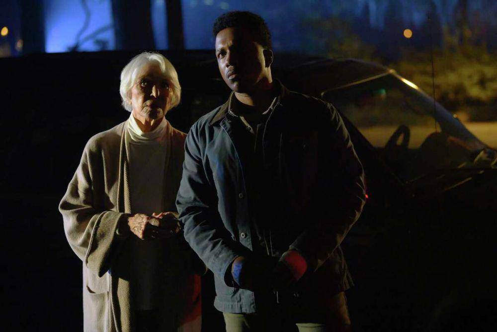 Ellen Burstyn dan Leslie Odom Jr. dalam film The Exorcist: Believer (dok. Universal Pictures/The Exorcist: Believer)