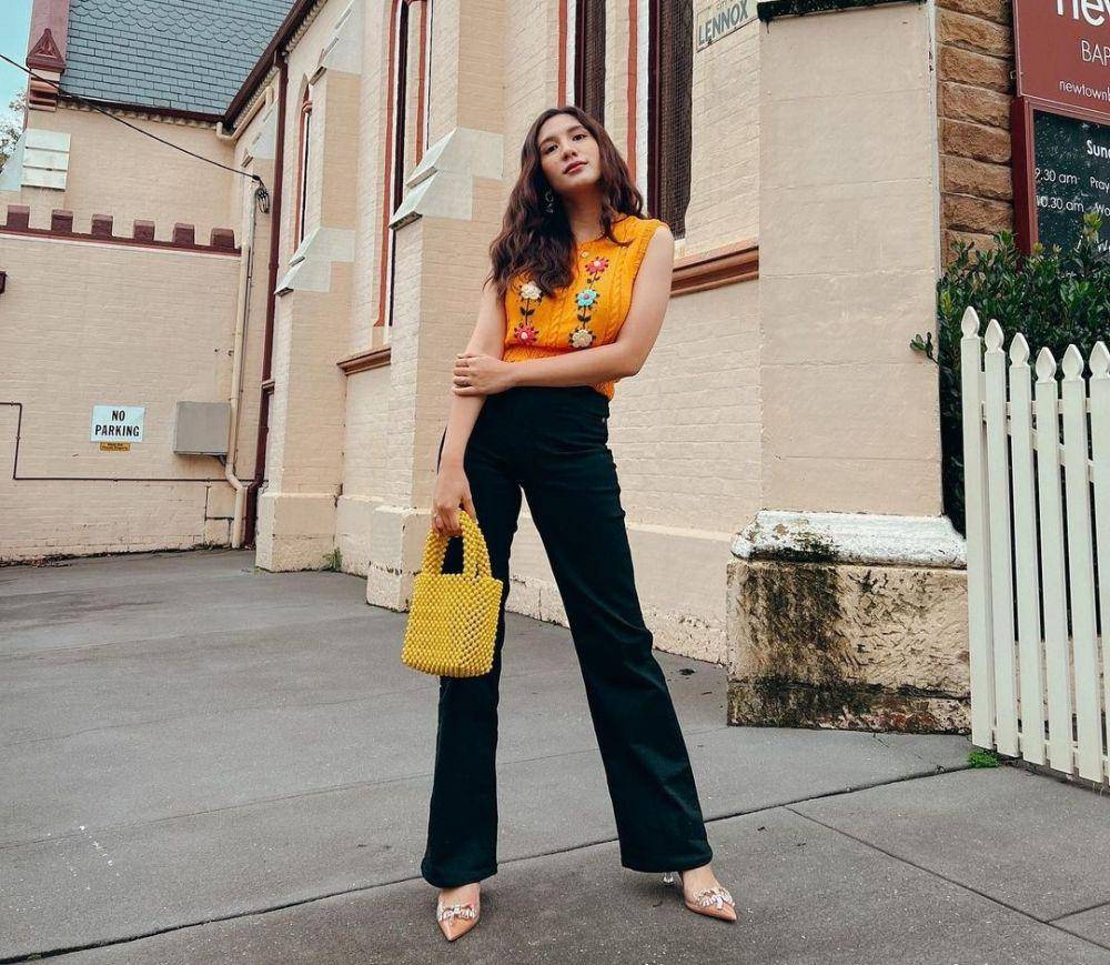 ide outfit smart casual ala Acha Sinaga (instagram.com/achasinaga)