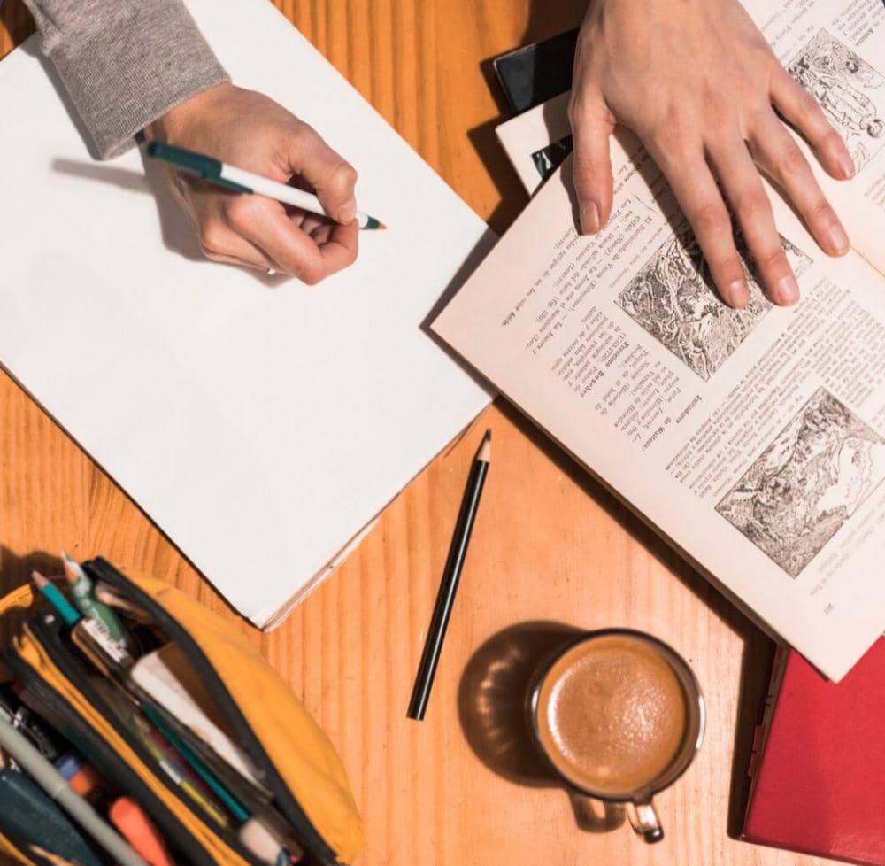 ilustrasi  majas dalam karya sastra (freepik.com/freepik)