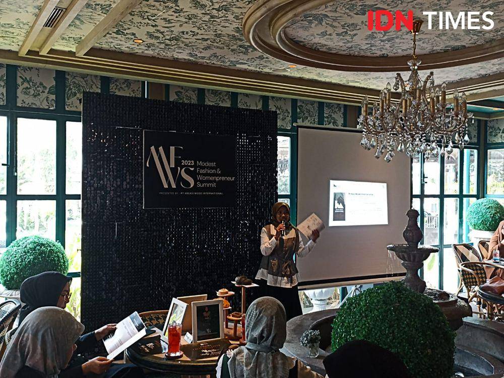 Grand Launching Modest Fashion Womenpreneur Summer 2023 di Monsieur Spoon PIM. 5 Oktober 2023. (IDN Times/M. Tarmizi Murdianto)