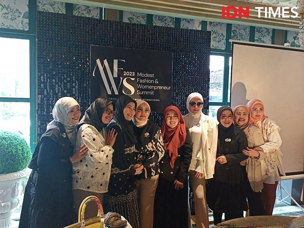 Grand Launching Modest Fashion Womenpreneur Summer 2023 di Monsieur Spoon PIM. 5 Oktober 2023. (IDN Times/M. Tarmizi Murdianto)