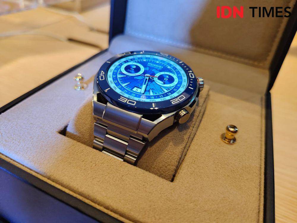 HUAWEI WATCH Ultimate (IDN Times/Fatkhur Rozi)