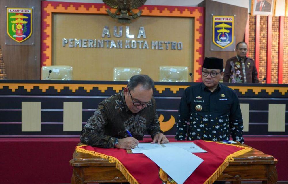 Tenaga Sosial Masyarakat Metro Diberi Jaminan Sosial Ketenagakerjaan