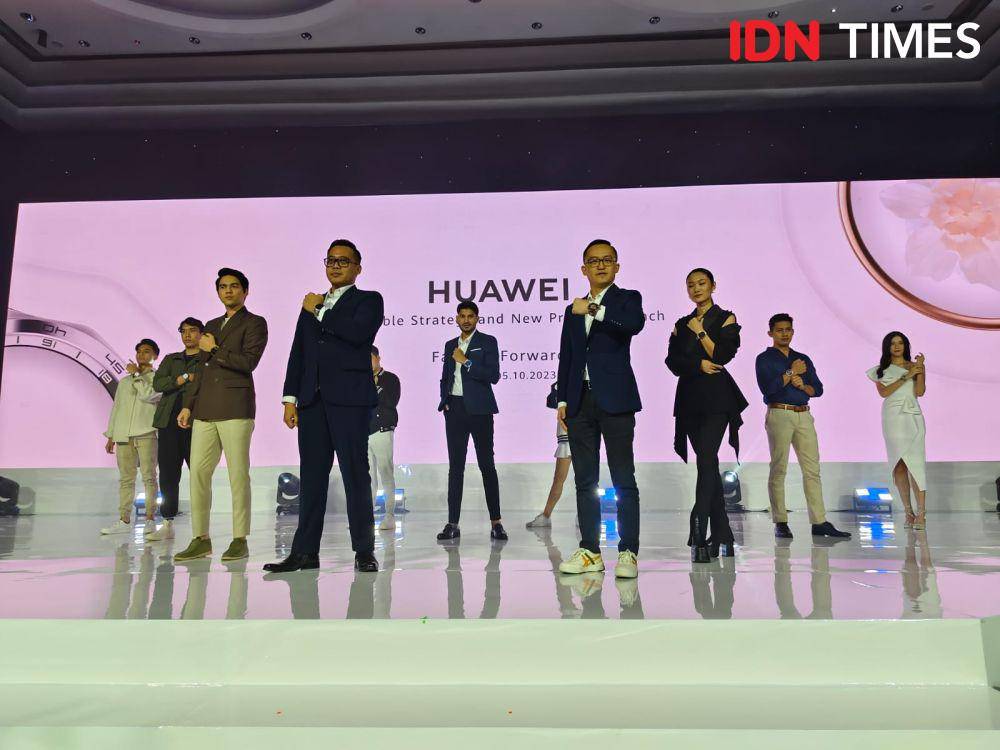 HUAWEI WATCH GT4 dan HUAWEI WATCH Ultimate (IDN Times/Fatkhur Rozi)