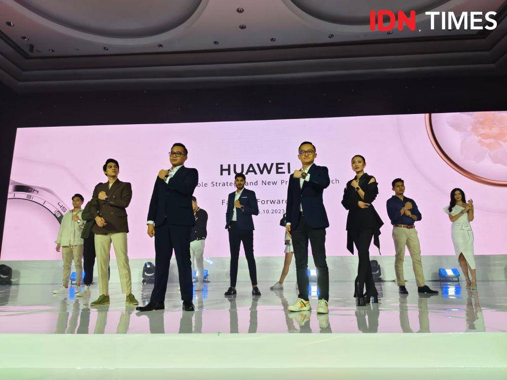 HUAWEI WATCH GT 4 dan HUAWEI WATCH Ultimate (IDN Times/Fatkhur Rozi)