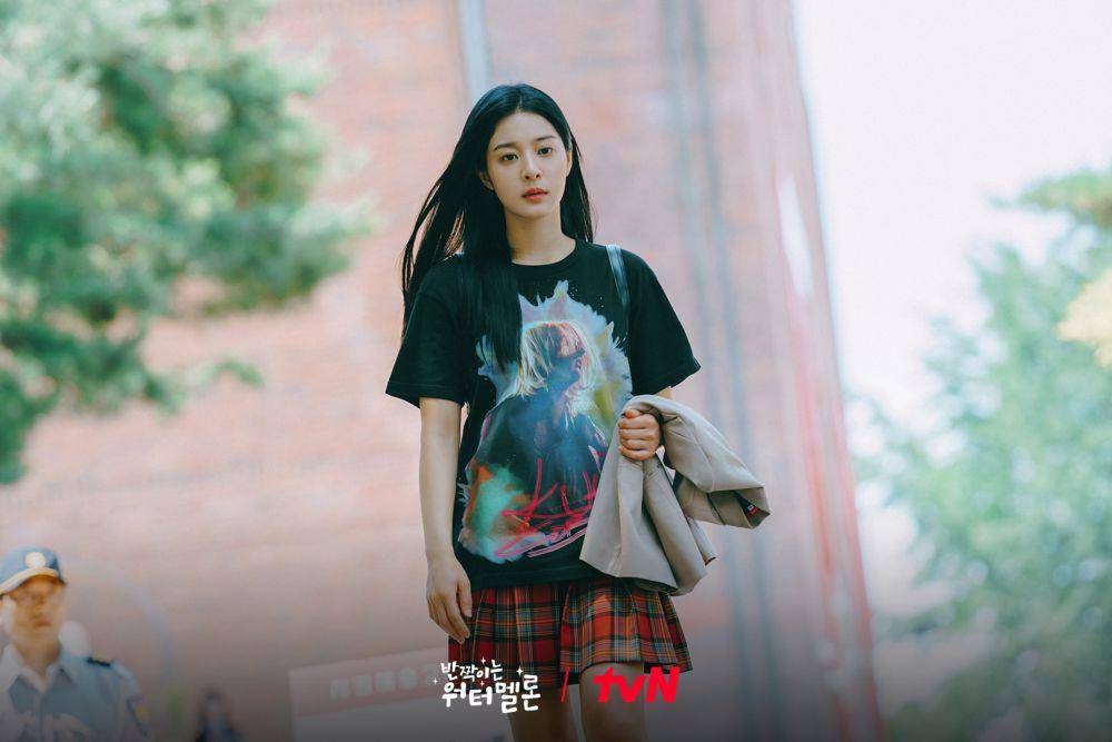 Choi Se Kyung (Seol In Ah) di Twinkling Watermelon (twitter.com/CJnDrama)