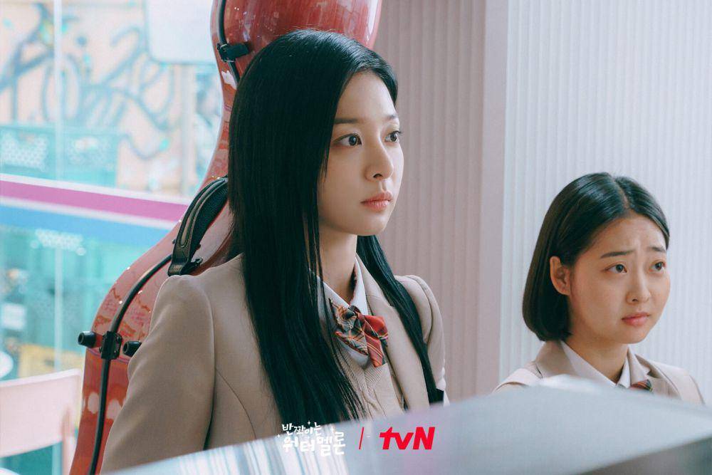 Choi Se Kyung (Seol In Ah) di Twinkling Watermelon (twitter.com/CJnDrama)