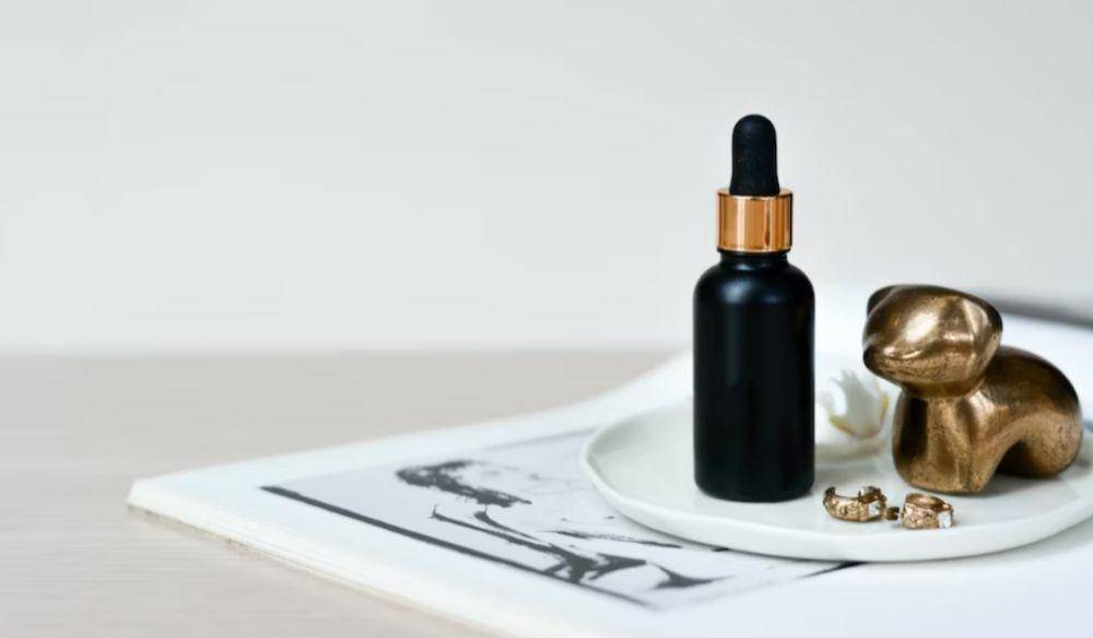 ilustrasi produk serum (unsplash.com/Content Pixie)