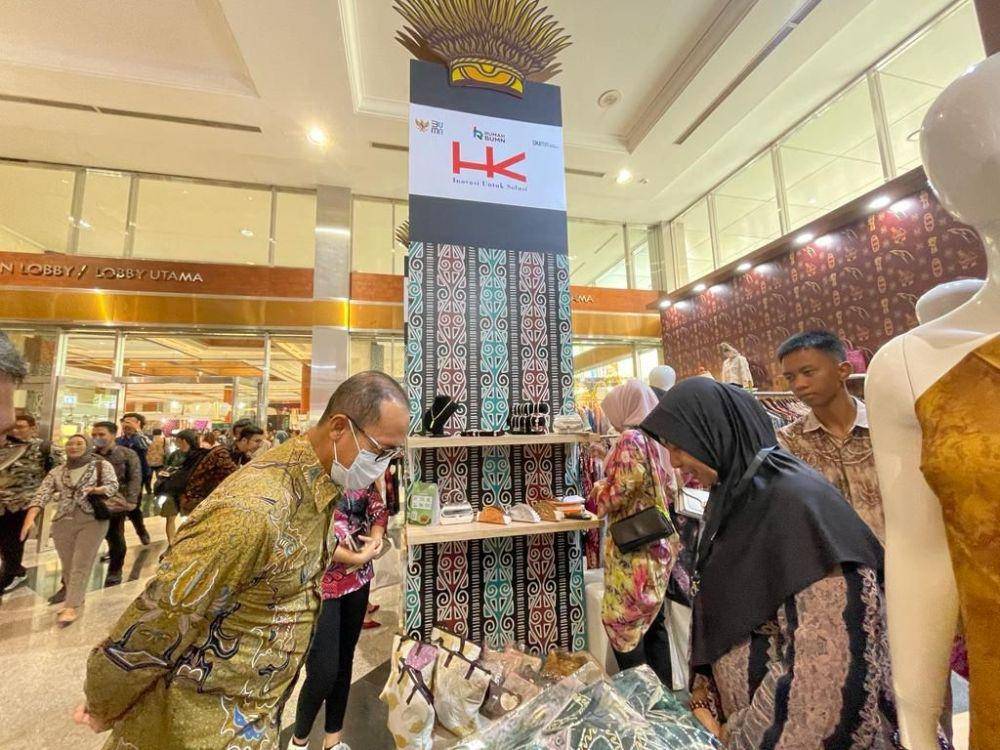 Hutama Karya mengikutsertakan UMK binaannya dalam ajang pameran The Jakarta International Handicraft Trade Fair (INACRAFT) yang bertajuk "INACRAFT on October 2023” di Jakarta Convention Center (JCC) Senayan. (Dok. Hutama Karya)