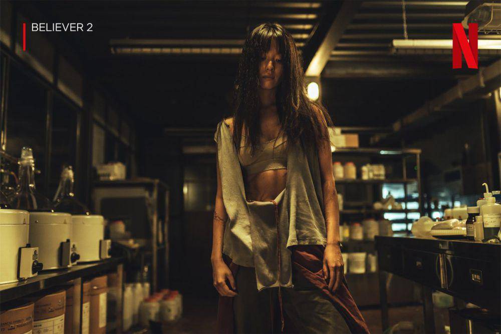 Big Knife/Keunkal (Han Hyo Joo) di film Believer 2 (twitter.com/netflixkcontent)