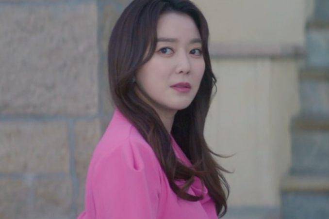Choi Se Kyung dewasa (Lee So Yeon) di Twinkling Watermelon (dok. tvN/Twinkling Watermelon)