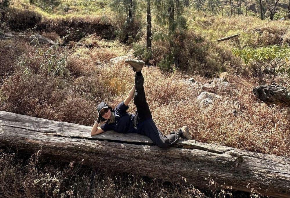 7 Momen Tatjana Saphira Camping sambil Bersih-Bersih di Gunung Rinjani