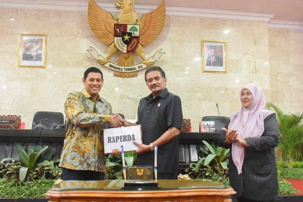 Wali Kota Kediri Abdullah Abu Bakar bersama Ketua DPRD Kota Kediri, Gus Sunoto. IDN Times/ istimewa